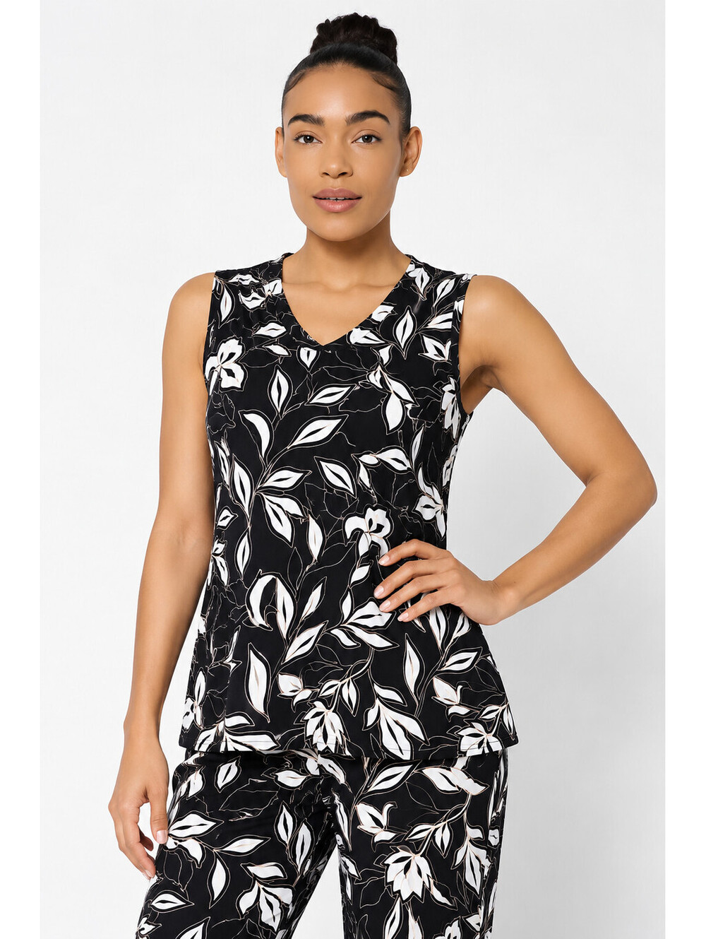 Denim & Co. Beach Jersey Printed V-Neck Tank Top Black Floral, Size 1X Plus